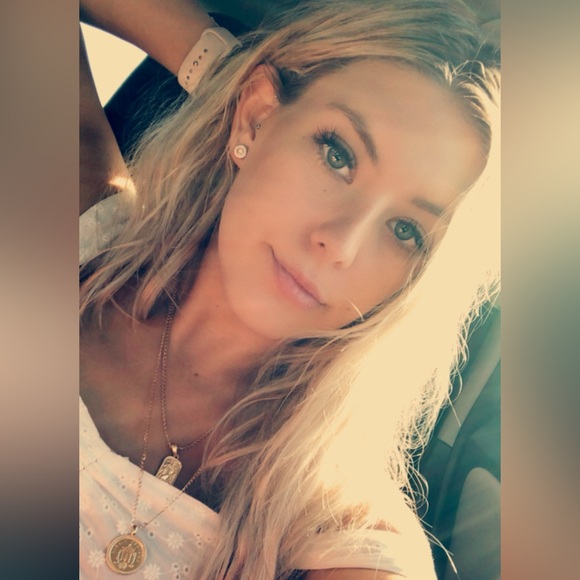 Meet your Posher, Sarah - Picture 1 of 1